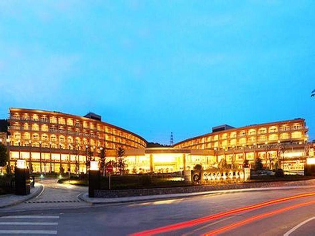 New Century Grand Hotel Xuzhou Bagian luar foto