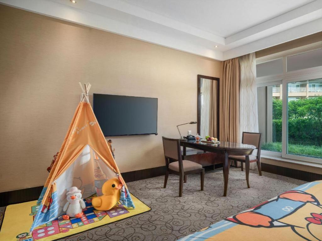 New Century Grand Hotel Xuzhou Bagian luar foto