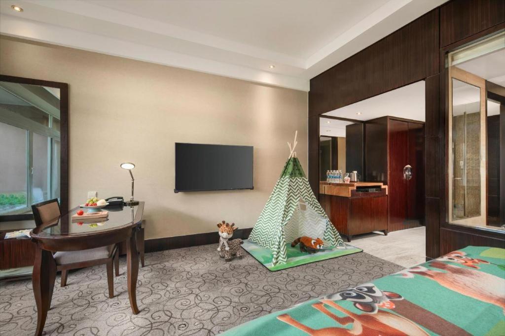 New Century Grand Hotel Xuzhou Bagian luar foto