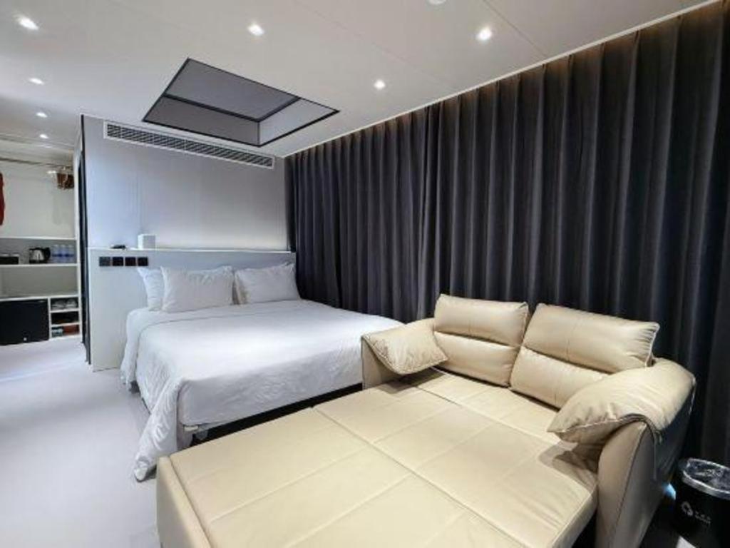 New Century Grand Hotel Xuzhou Bagian luar foto
