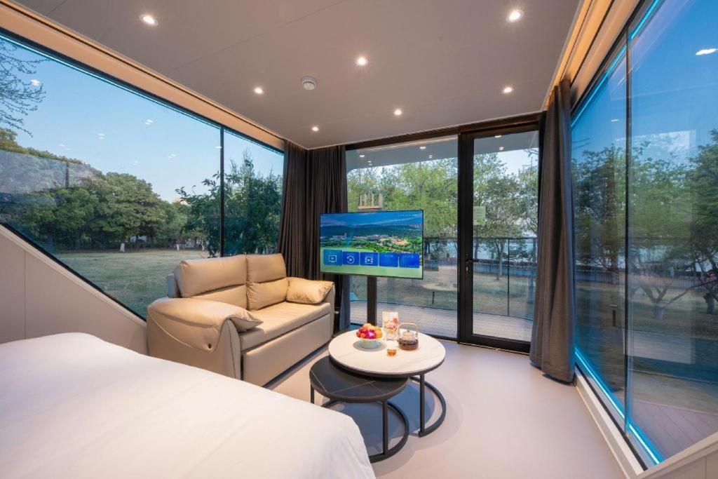 New Century Grand Hotel Xuzhou Bagian luar foto