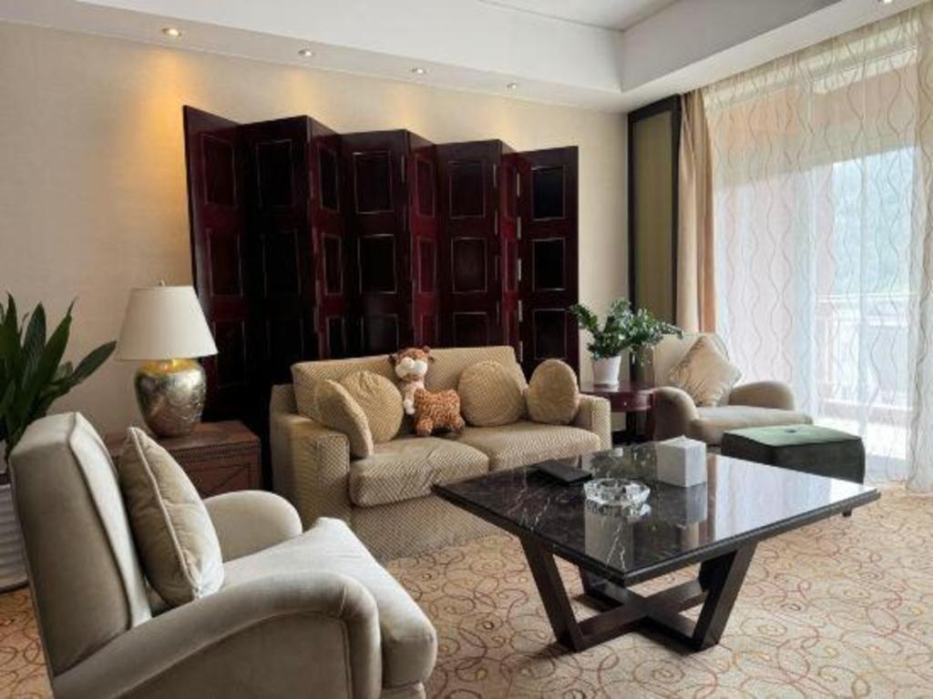 New Century Grand Hotel Xuzhou Bagian luar foto