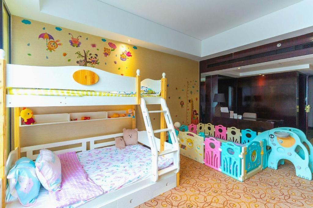 New Century Grand Hotel Xuzhou Bagian luar foto