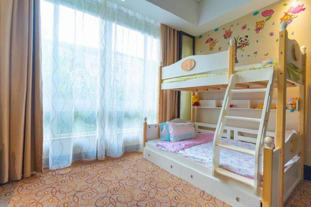 New Century Grand Hotel Xuzhou Bagian luar foto