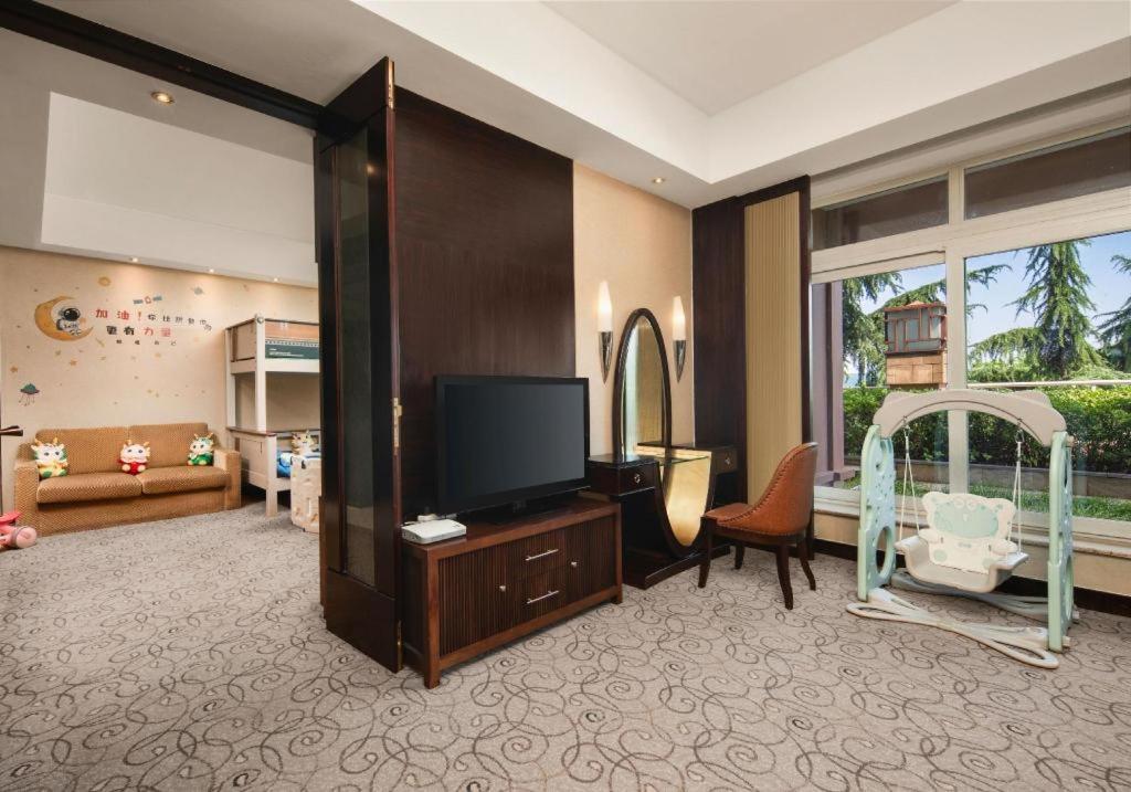 New Century Grand Hotel Xuzhou Bagian luar foto