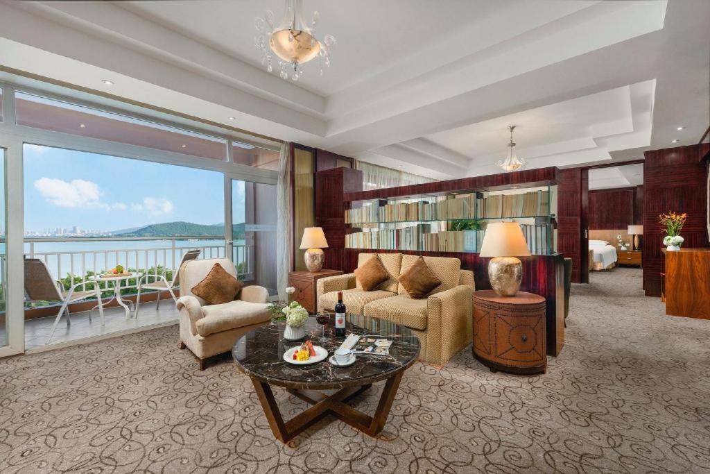 New Century Grand Hotel Xuzhou Bagian luar foto