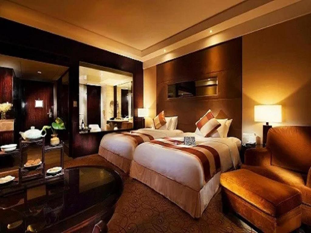 New Century Grand Hotel Xuzhou Bagian luar foto
