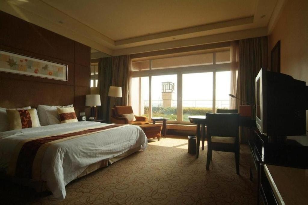 New Century Grand Hotel Xuzhou Bagian luar foto