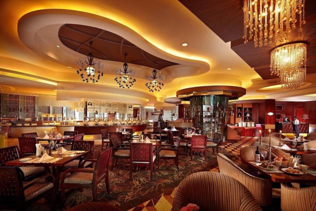 New Century Grand Hotel Xuzhou Bagian luar foto